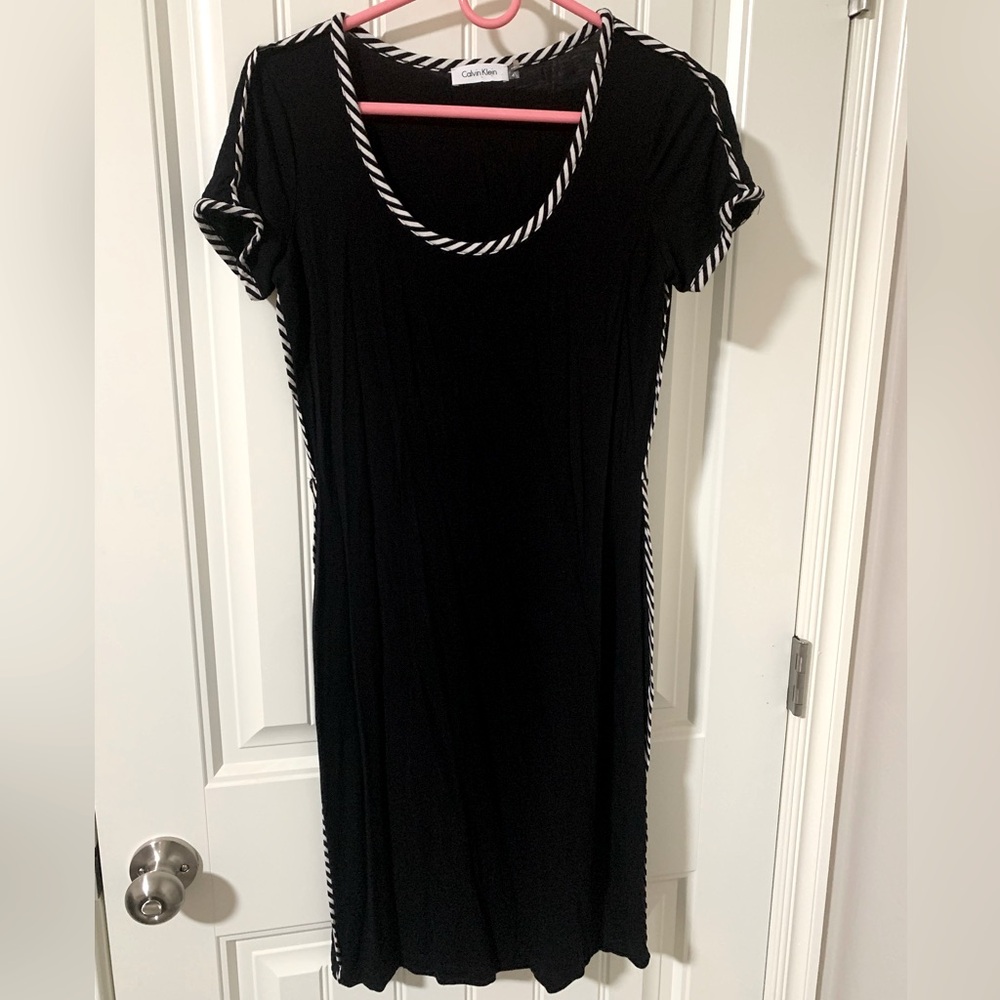 Calvin Klein Fitted Bodycon Black & White Striped Midi Dress Womens Size 4/Small